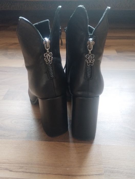 Ботинки женские, утеплённые