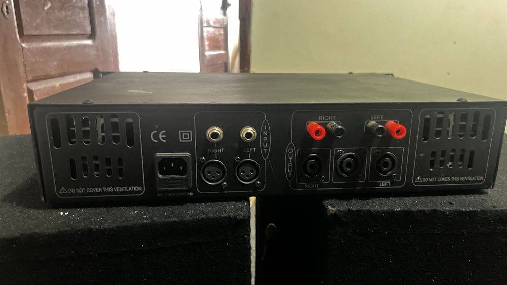 Par de colunas mais amplificador