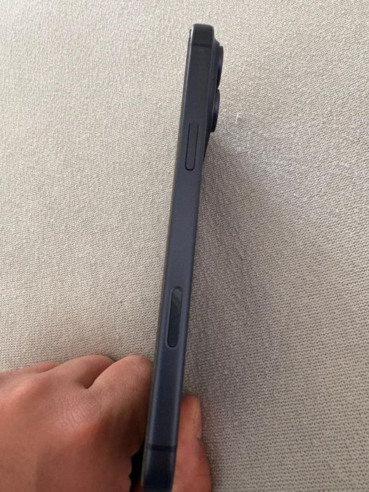 Iphone 17 pro Max deep blue