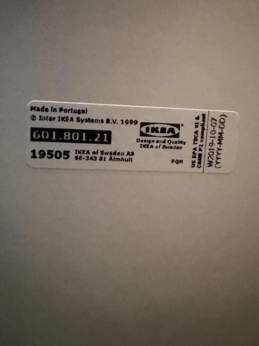 Sofá IKEA KIVIK 3 Lugares + Puff com Arrumação – Vermelho