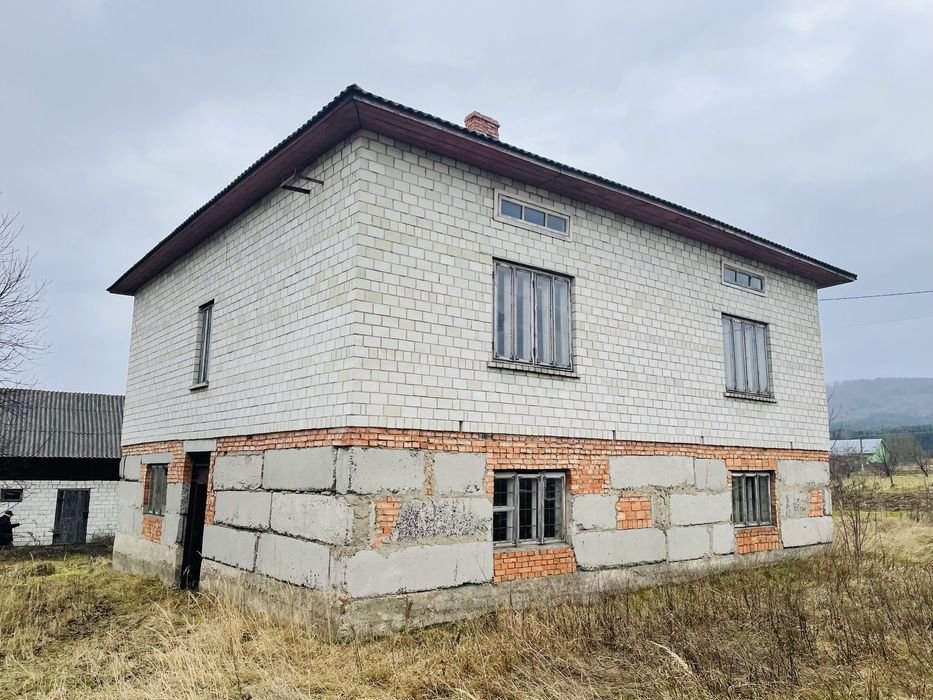 Незавершене будівництво 140 м² та технічна будівля