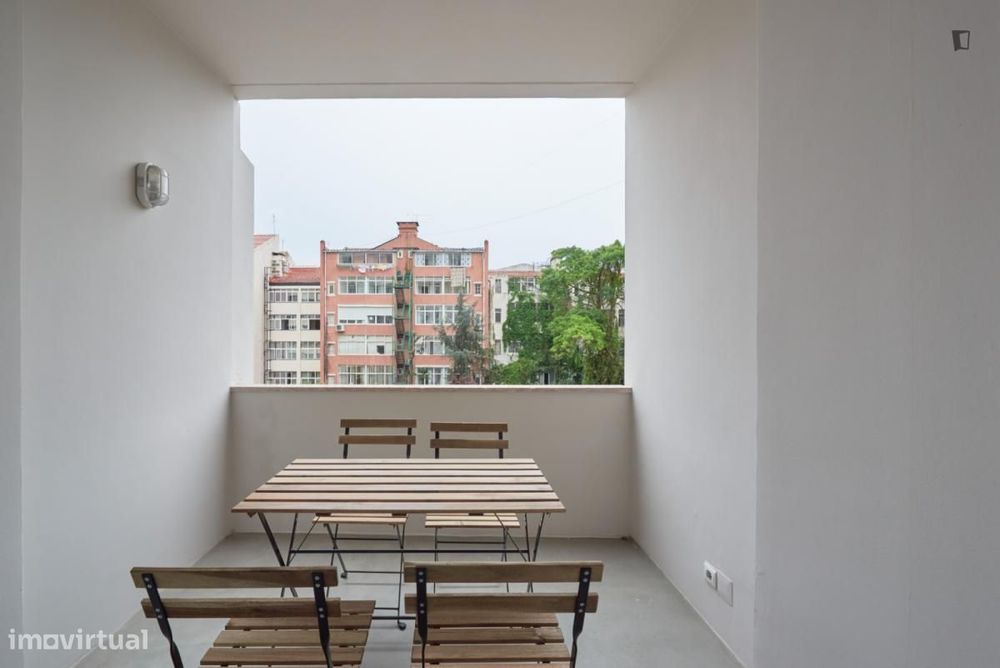 Quarto - localizado em Entrecampos Lisbon
