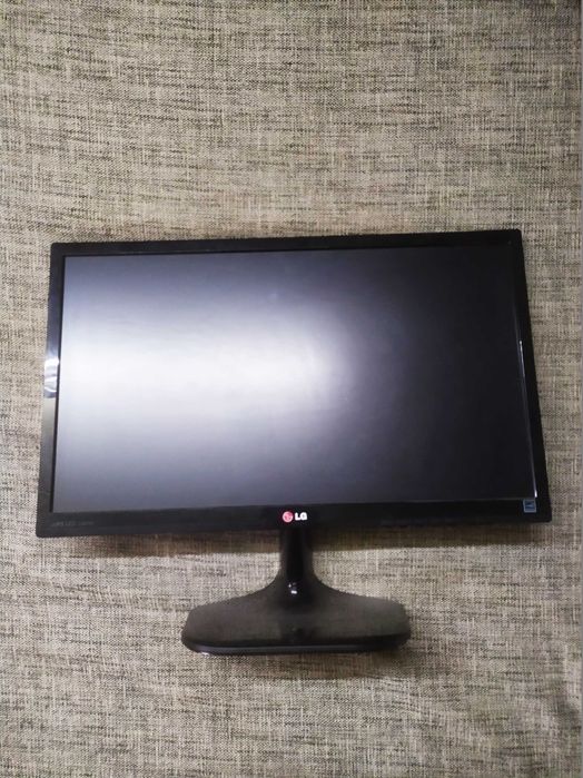 Монитор  2 шт   LG  19 и 23 - есть нюансы