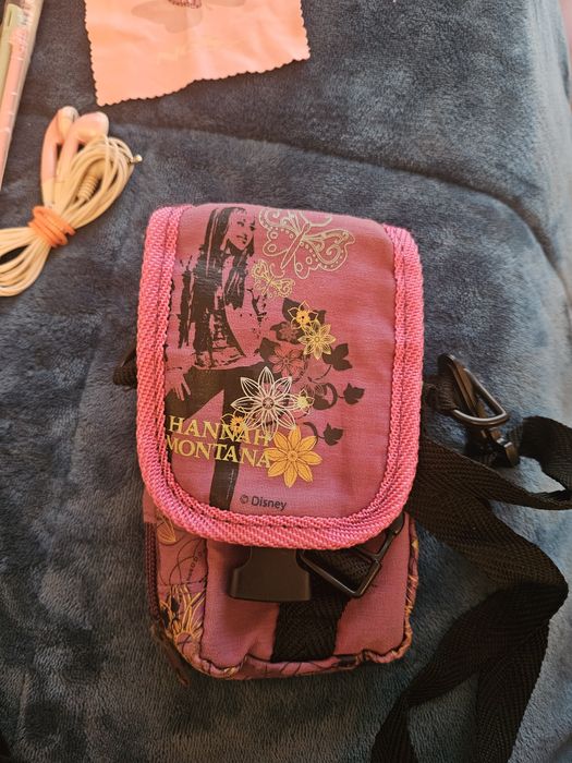 Pack Nintendo DSi Rosa + Jogo Pokémon White + Acessórios e Bolsa