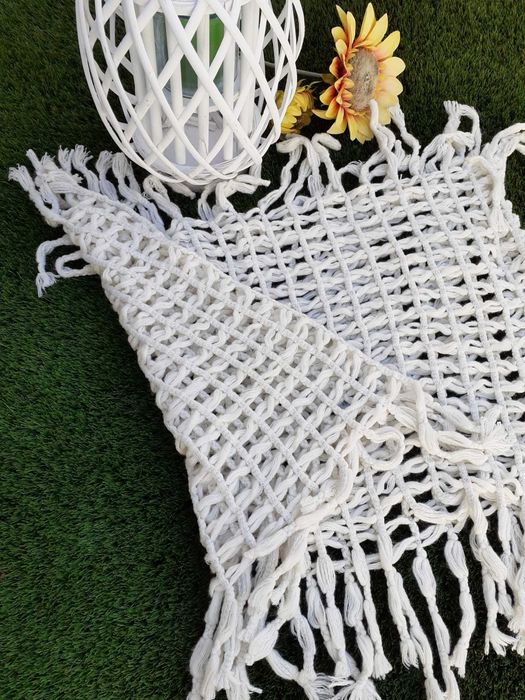 Gola/Cachecol branco com fio prateado