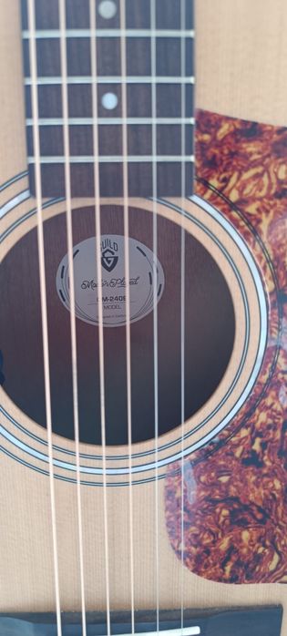 Guitarra Acústica Guild OM240E