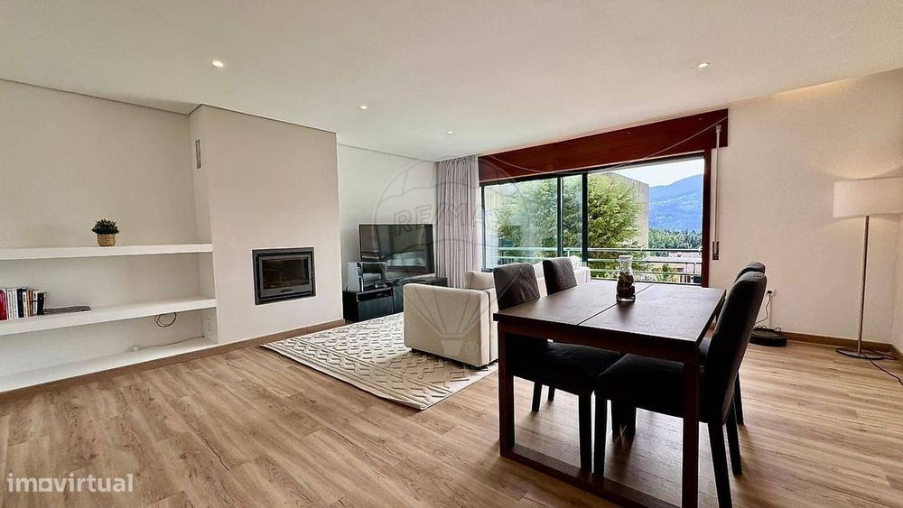 Apartamento T3 para venda — Rio Mau, Porto