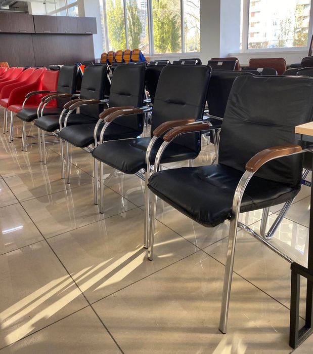 крісла стільці офісні ісо кресла стулья