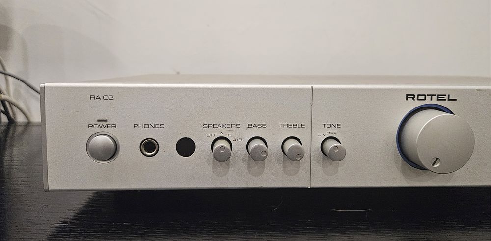 Amplificador Rotel Ra 02