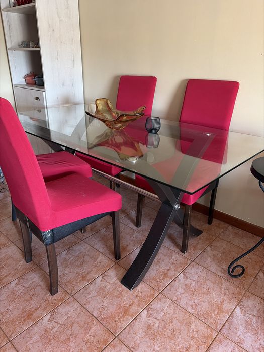 Vendo Mesa de jantar para 6 pessoas