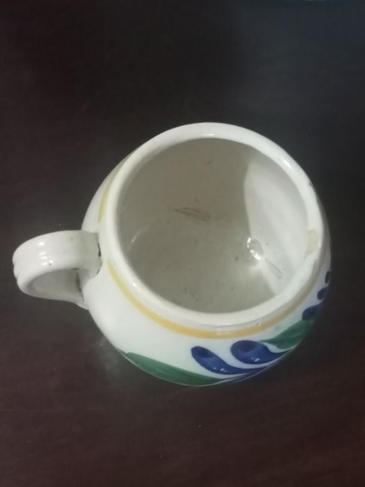 Bacia/ saladeira e pequena caneca em faiança