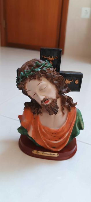 Várias imagens religiosas