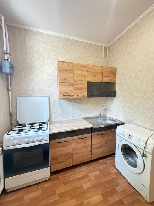 2 кімн/ АО газ/ 2 поверх/ центр