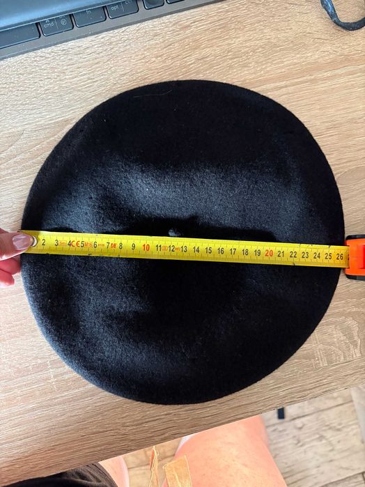 Czarny beret wełniany Fezko