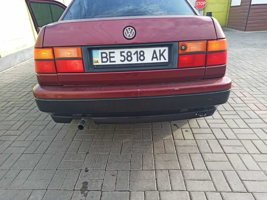 VOLKSWAGEN-VENTO CL 1.8 газ 1992г/в бордовый пурламутр 379000гр.