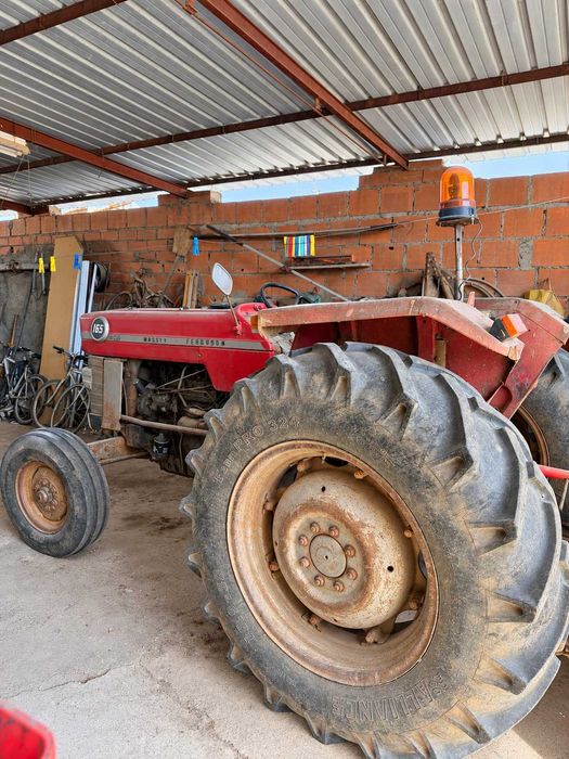 Massey Ferguson 165 de 1970 + Caixa e Alfaias