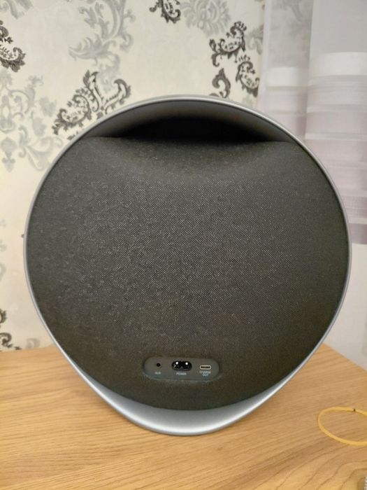 Harman Kardon Onyx Studio 9