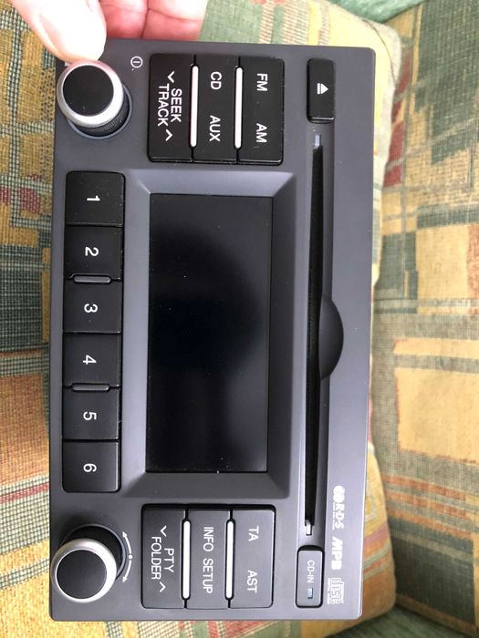 Штатаная магнитола на Kia Rio 2006-2010 (Hyundai Mobis) + накладка