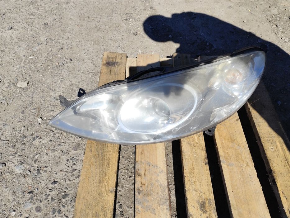 Peugeot 407 lampa lewy przód lewa przednia EU