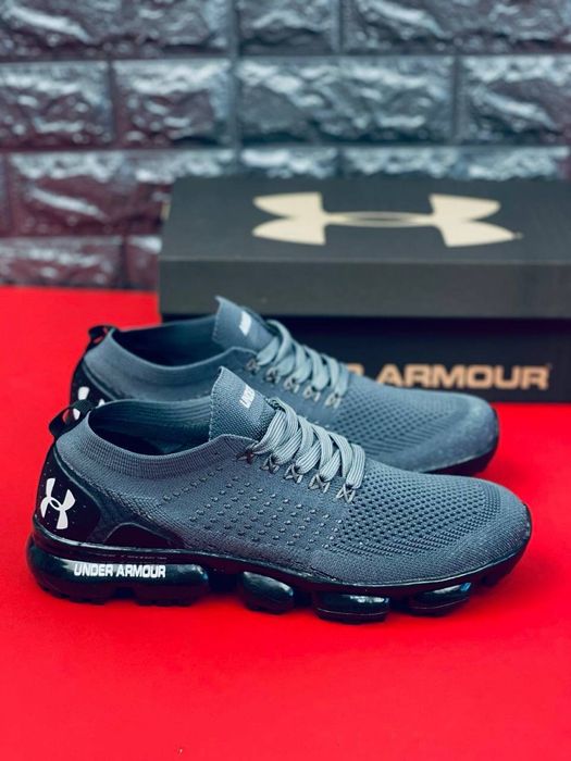 Мужские кросовки Under Armour беговые 42 размер очень легкие и удобные на лето сетка последний размер топ цена