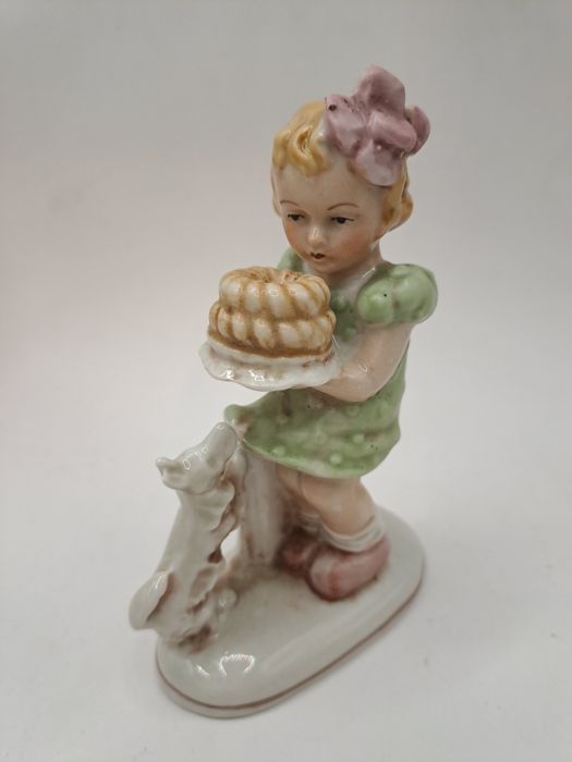 Статуетка. Статуэтка. Фарфоровая статуэтка. Дети.