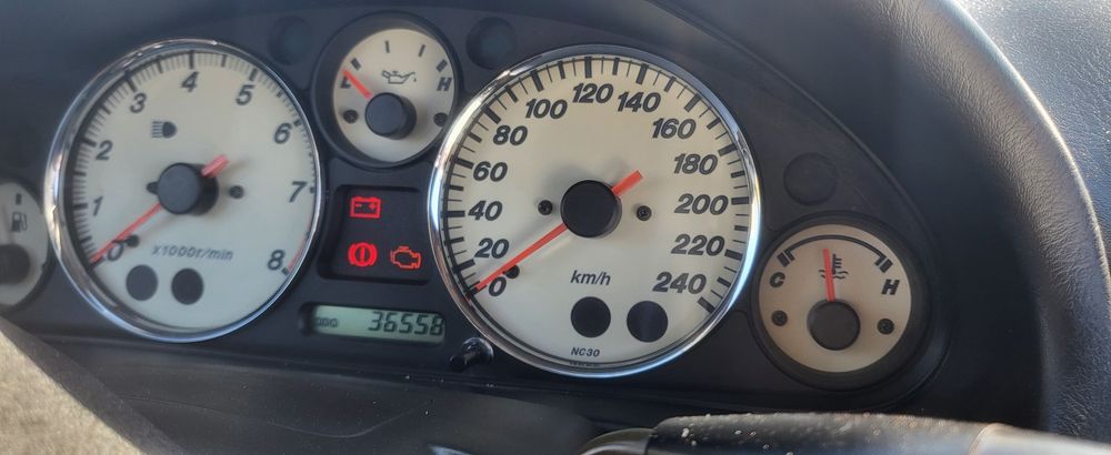 Mazda MX5 1.8  de 2002  Com  136.500km Reais.Carro de garagem em excelente estado .19.500€  negociável