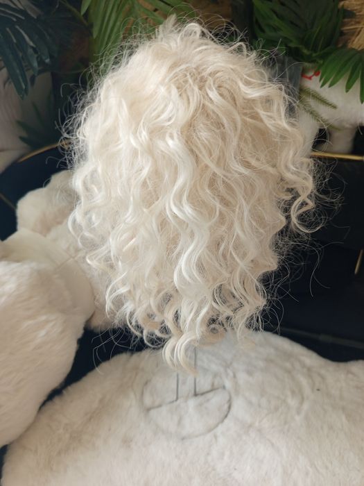 Nowy krab z grzywką afro jasny blond