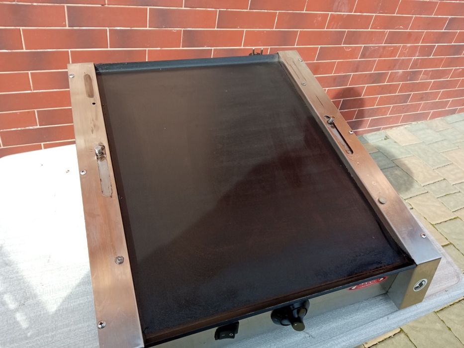 Гріль для ходдогів і  баварськи колбасокх