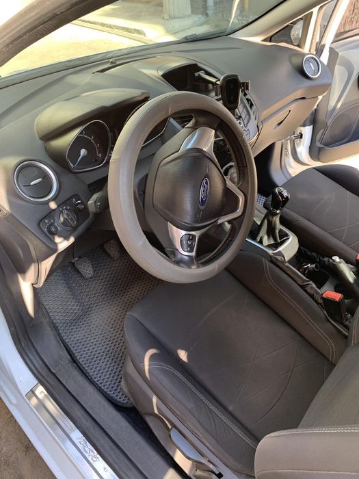 Авто Ford fiesta