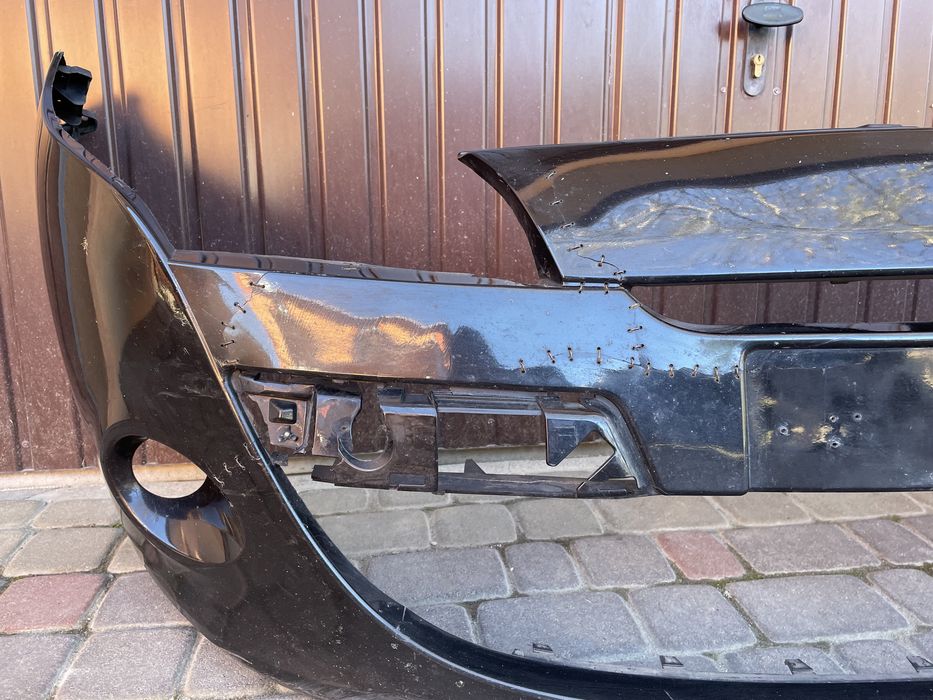 Передній бампер Renault Magane 3 2009 рік