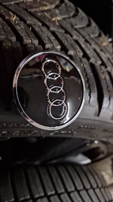 Dekielki Audi czarne kapsle,dekle