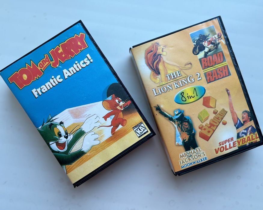 Приставка Sega Mega Drive 2 + картриджі 2 шт