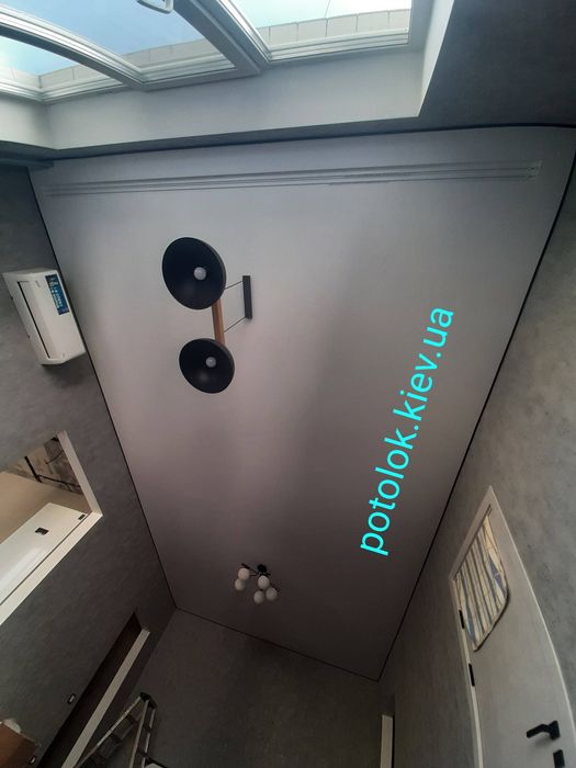 Натяжные потолки Ворзель. Ремонт потолка. Слив воды