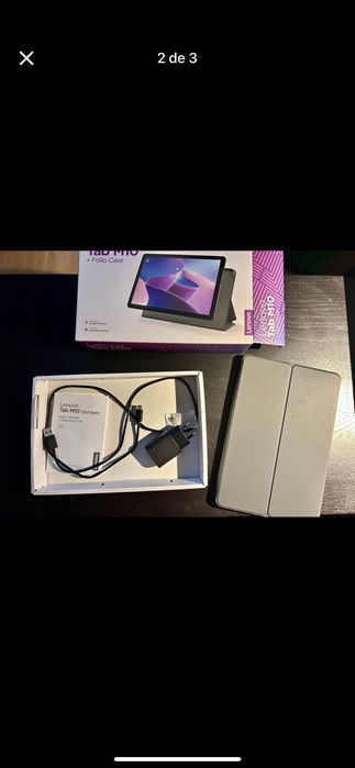 Tablet Lenovo com capa
