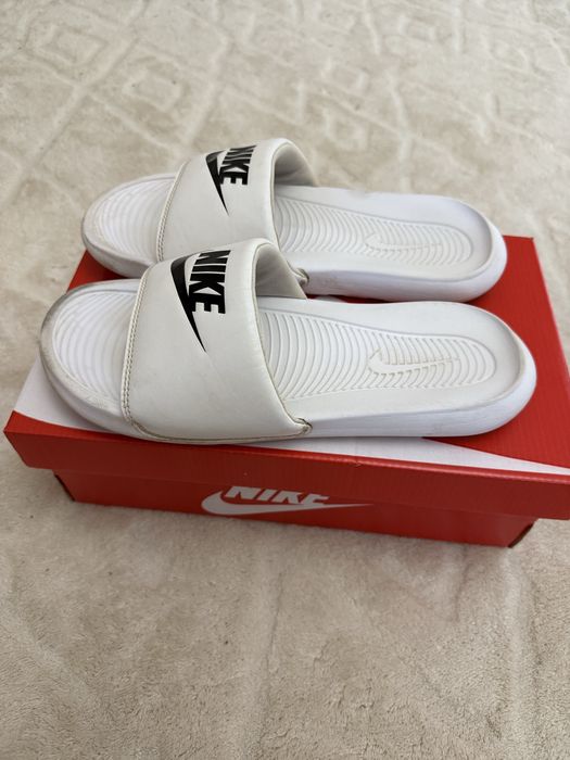 Шльопанці Nike Victori One оригінальні розмір 41