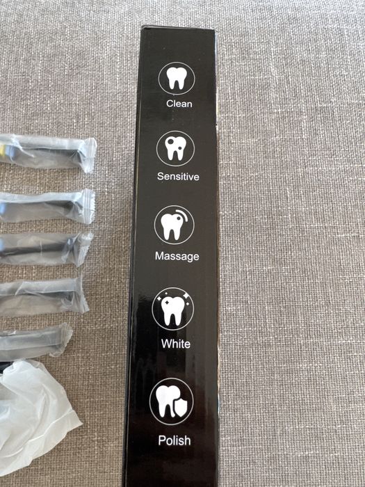 Szczoteczka soniczna  czarna nowa + 6 koncowek nowa okazja