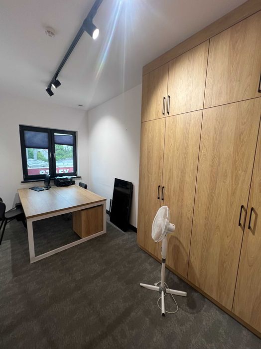 Biura,gabinety urządzone wynajme ,bezpłatny parking.Cena juz z mediami