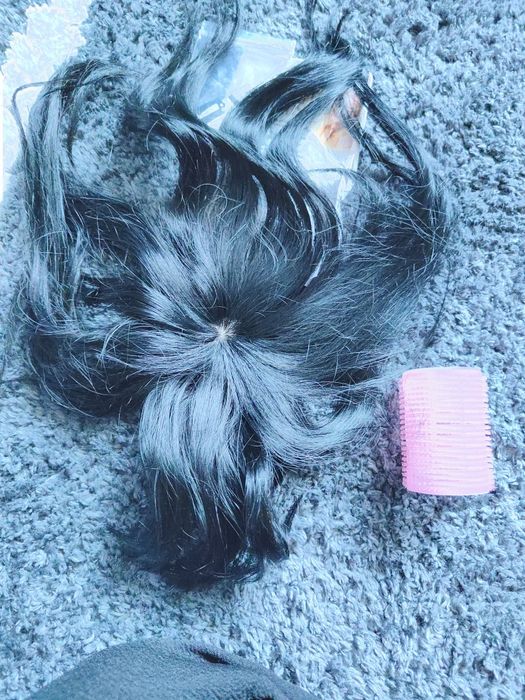 Tupecik czarny z grzywką