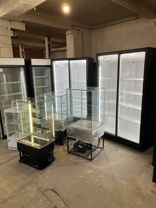 Холодильна вітрина для кондитерки, під замовлення