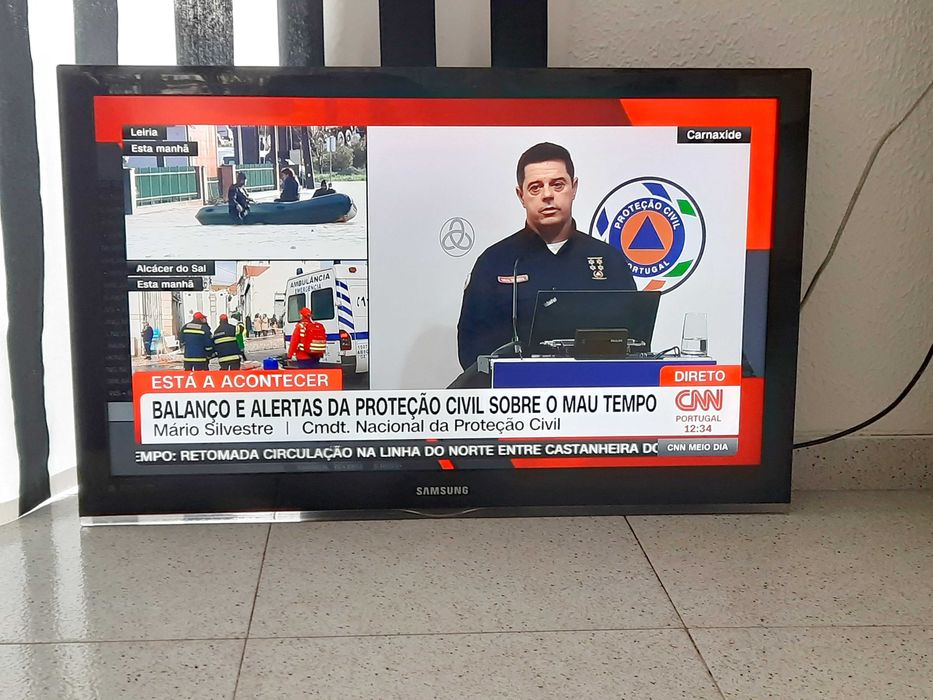 TV Samsung LCD FULL HD - 37" - 94cm Diagonal ( Modelo topo de Gama )