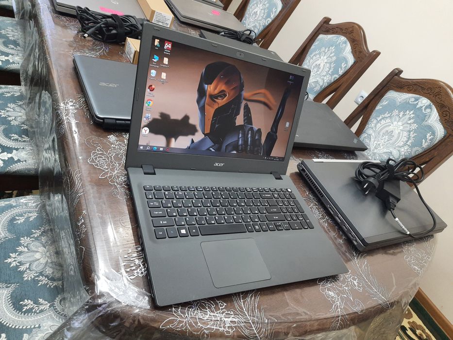 4ядерний ноутбук,2 gb відяха,12gb озу,750gb hdd,акб супер