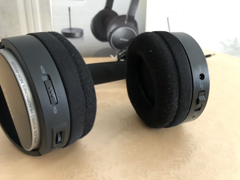 Headphones Sony Wireless Phones com carregador e baterias incluido