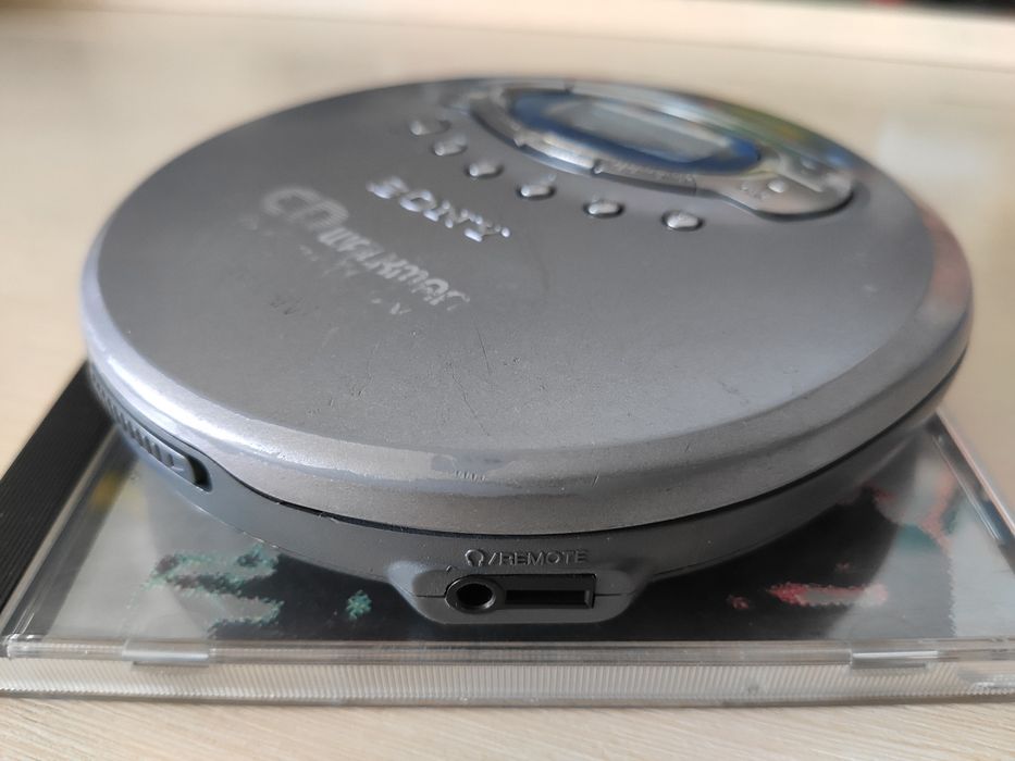CD плеер Sony Walkman D-FJ61