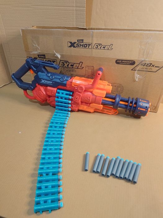 Karabin zabawkowy XSHOT z magazynkiem zasięg 27 m Piankowe 40 strzałek