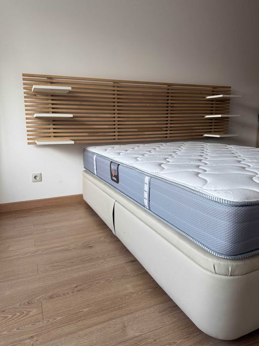 Cama Sommier c/ Arrumação + Cabeceira Madeira