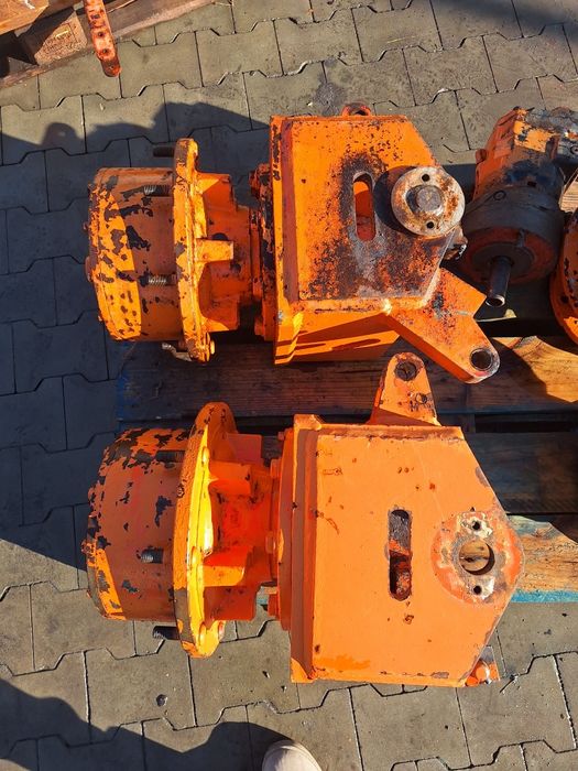 Zwolnica zwyżka JLG 600AJ