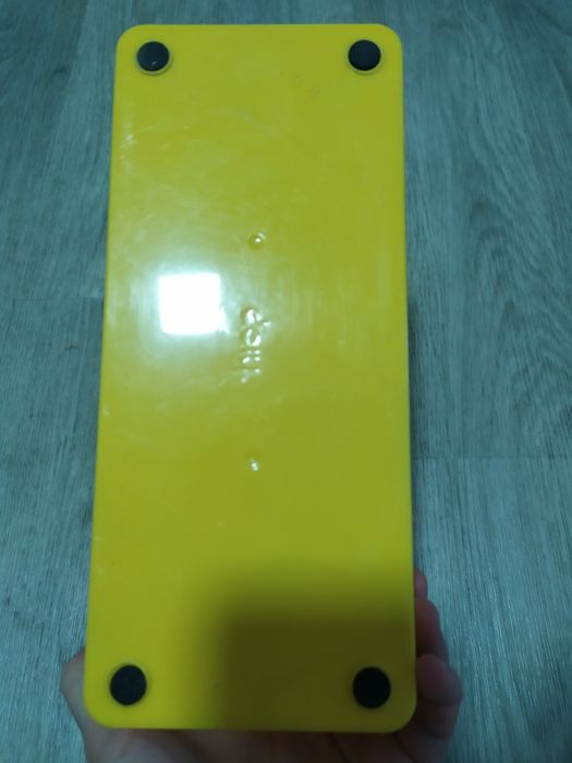 Підставка під подовжувач органайзер для дротів