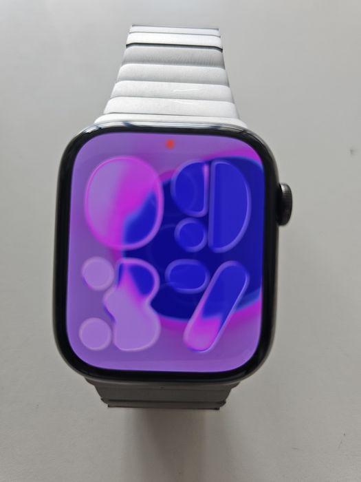 Apple Watch Series 8 45mm GPS+Cellular em aço inoxidável