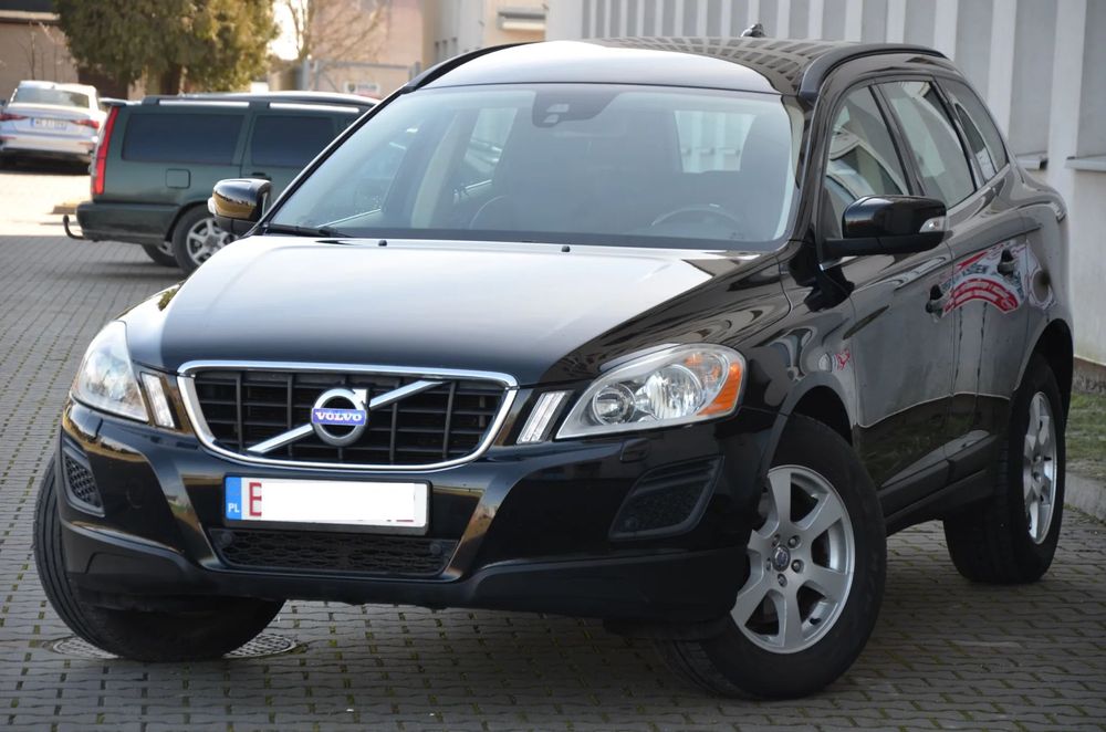 Volvo XC 60 2.0d D3 5 Cylindrowy Momentum Navi Radar El.grzane Fotele Pełny Serwis