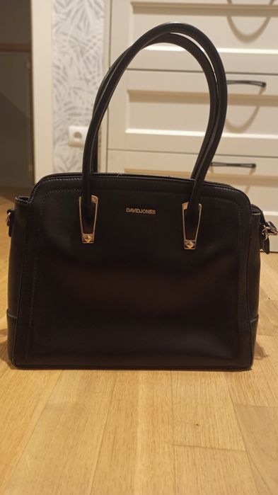 Czarna torebka David Jones